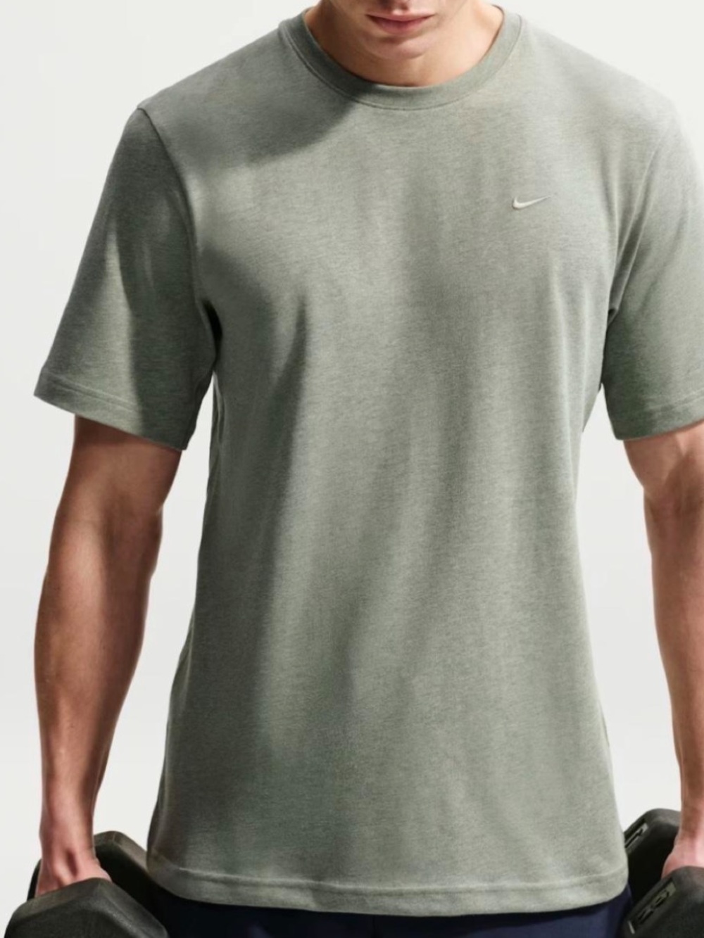 Nike Men's Crew Neck Tee in Olive